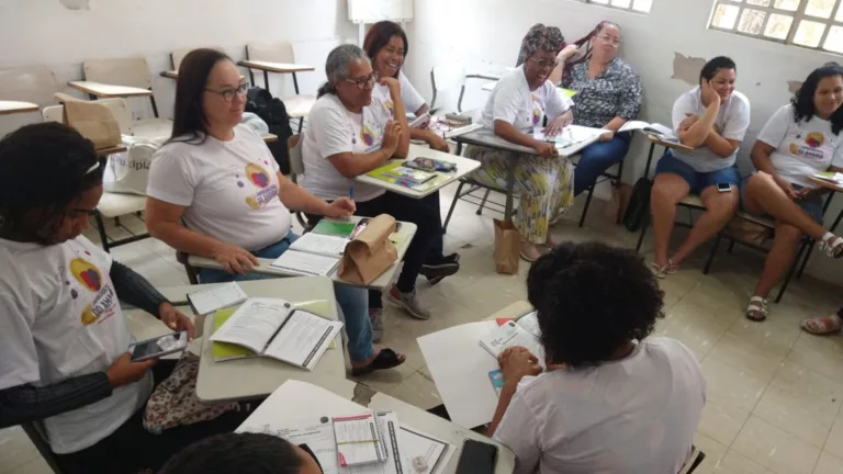 Curso de empreendedorismo promovido pela Agência Besouro em parceria com a Vakinha, de doações online