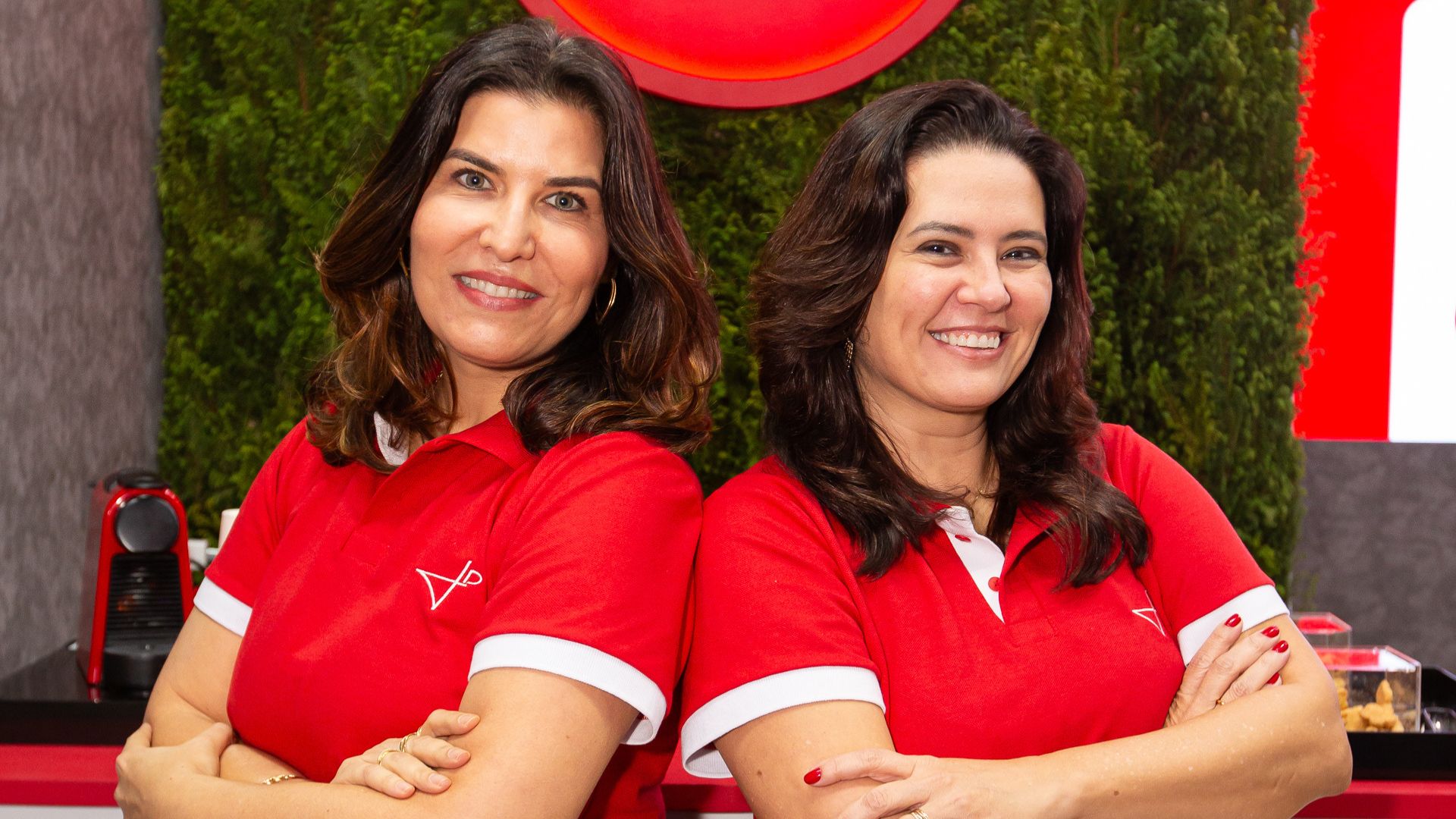 Da esq. para a dir., Fernanda e Carolina Jardim/JD