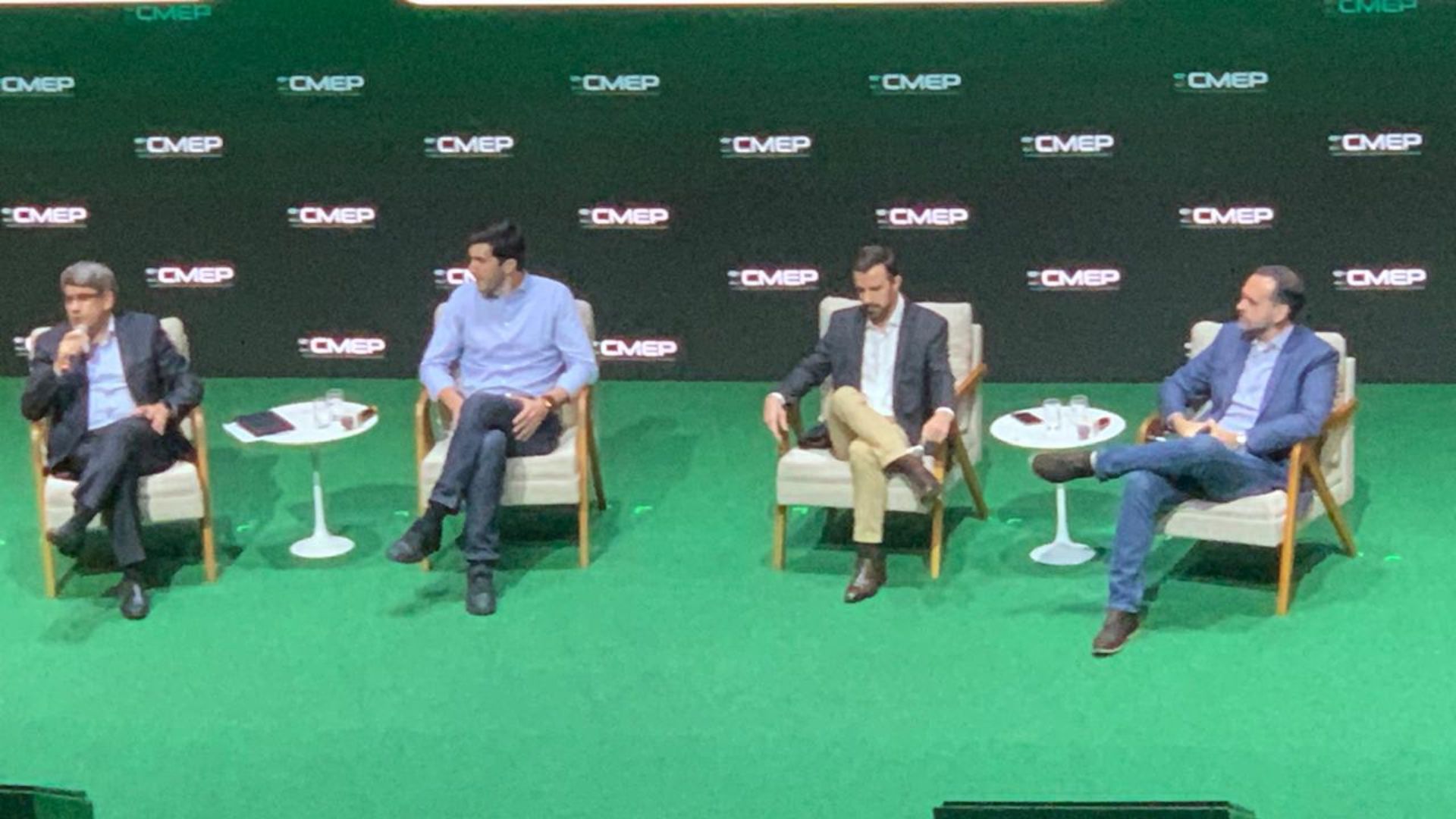 Executivos debatem a inclusão dos cartões no Open Finance em evento da Abecs