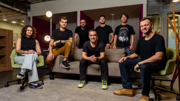 Claudio Franco (ao centro), com equipe da Tivita