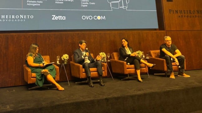 Debate durante evento sobre fintechs | Imagem: divulgação