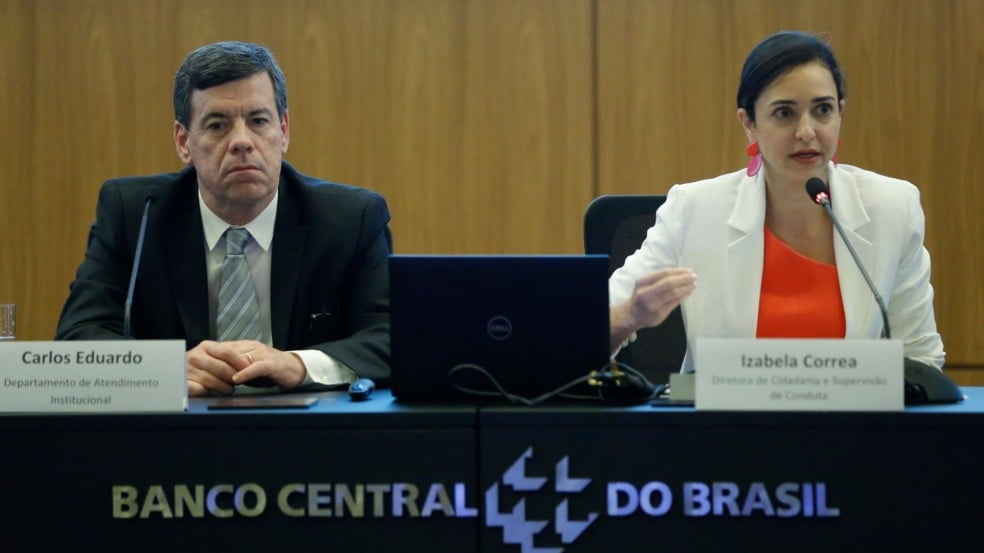 Carlos Eduardo Gomes e Izabela Moreira Correa/BC | Imagem: Raphael Ribeiro/divulgação BC Carlos Eduardo Gomes e Izabela Moreira Correa/BC | Imagem: Raphael Ribeiro/divulgação BC